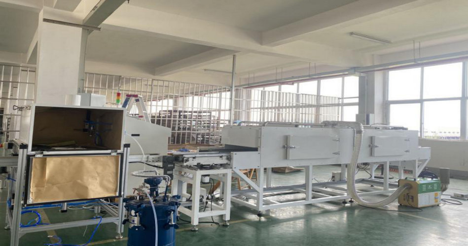 KU酷游官网特瓷陶瓷橡胶复合衬板硫化喷胶线