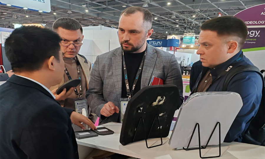 湖南KU酷游官网携最新防弹产品亮相法国欧洲国际防务展